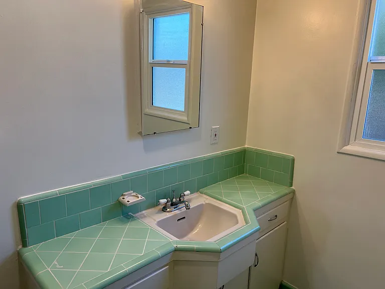 185 Ximeno Ave #C — Photo 21