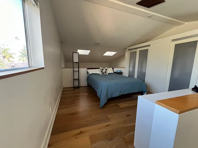560 Westminster Ave #2 — Photo 16