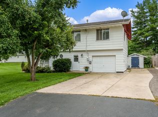 305 E North St, Durand, IL 61024