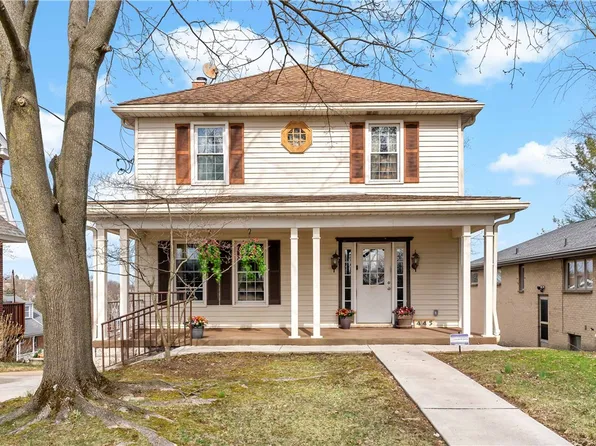 445 Parkview Dr, Pittsburgh, PA 15243