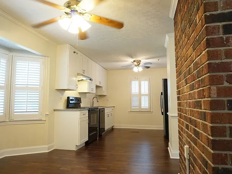 318 Foxhall Ct — Photo 13