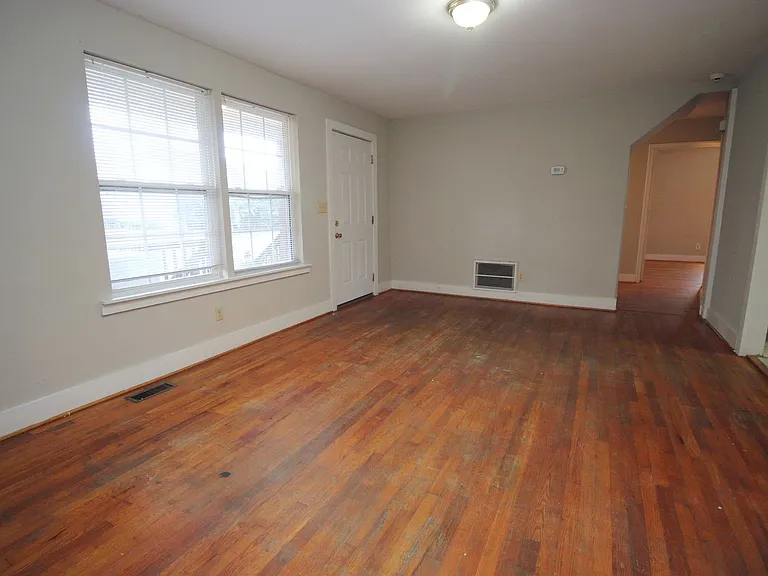 1141 Virginia St — Photo 12