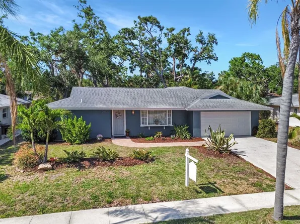 2933 Mayflower St, Sarasota, FL 34231