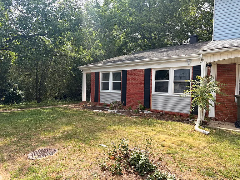 11 Ridgewood Pl — Photo 1