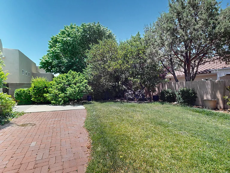 9715 Larnaca Rd NE — Photo 40