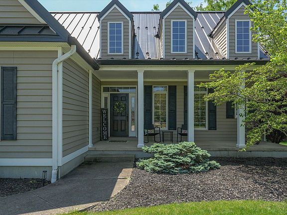 4th image of 1035 Farmington Ln