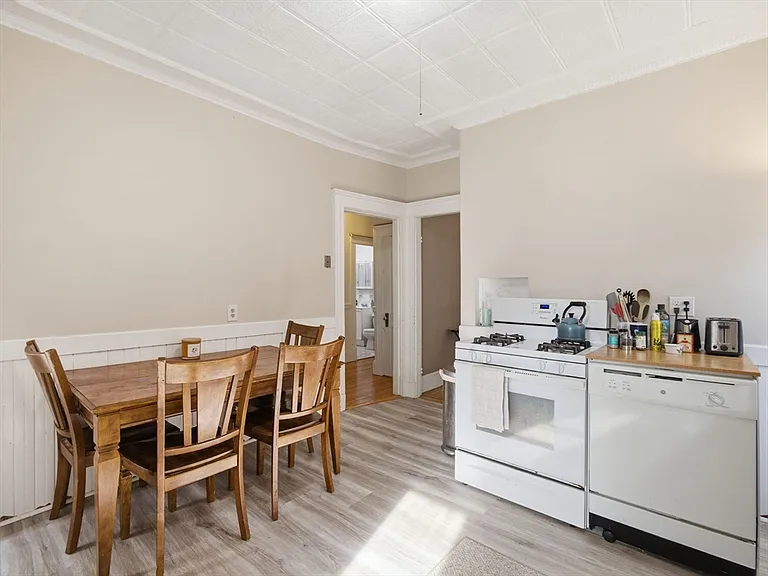 28 Sunset Rd #1 — Photo 8