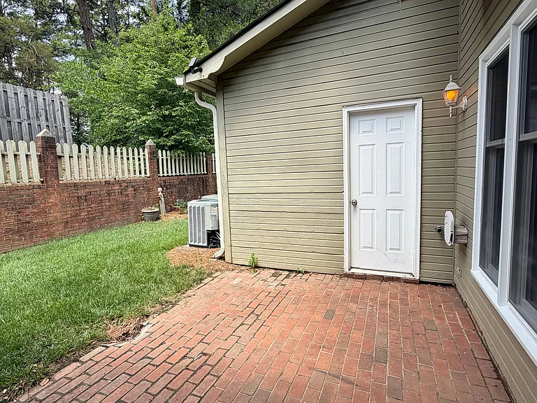 351 S Cherry St — Photo 42