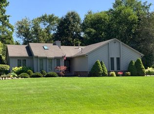 3363 Valleybrook Dr, Brighton, MI
