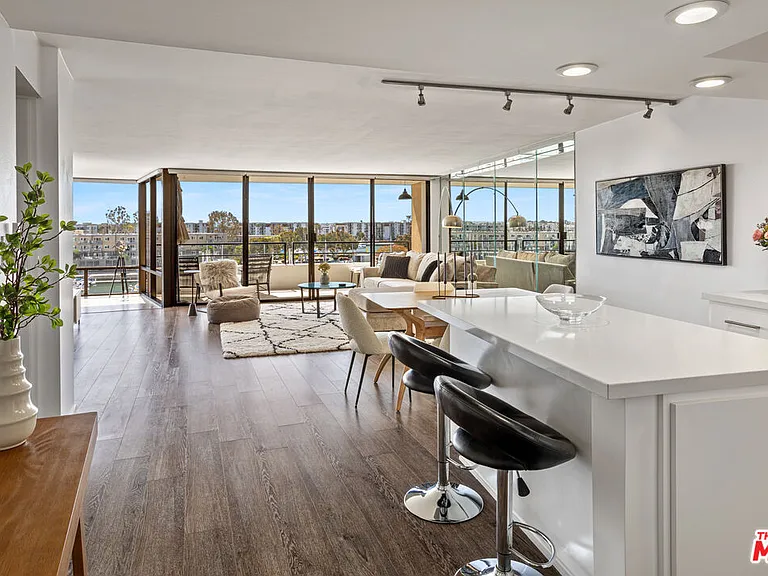 4267 Marina City Dr #106 — Photo 4