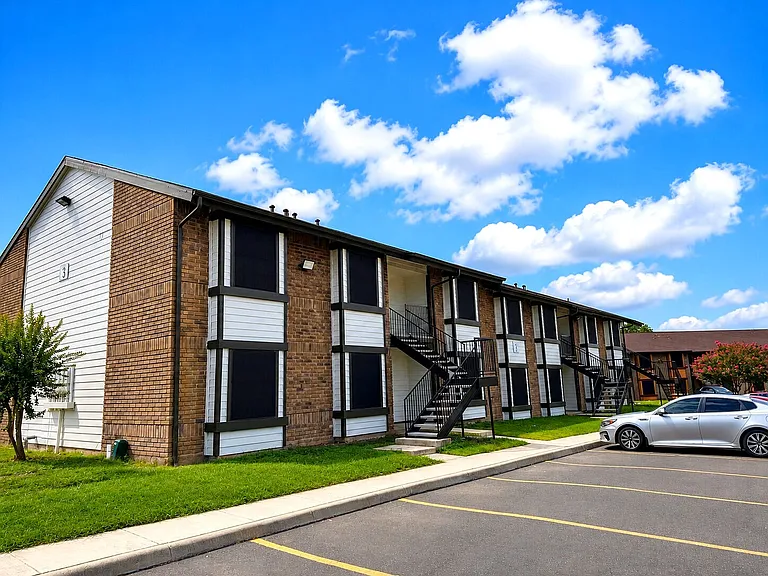 Towne East Village Apartment Homes — Photo 49