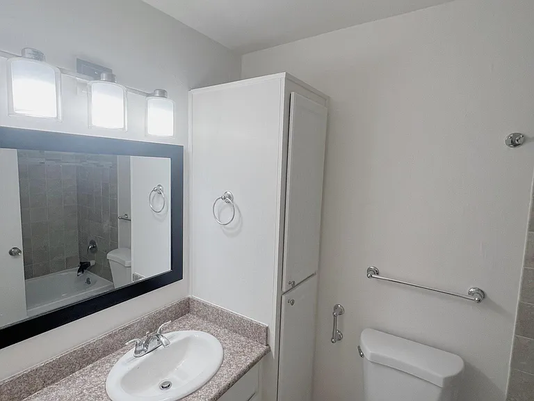 2515 V St #7 — Photo 9