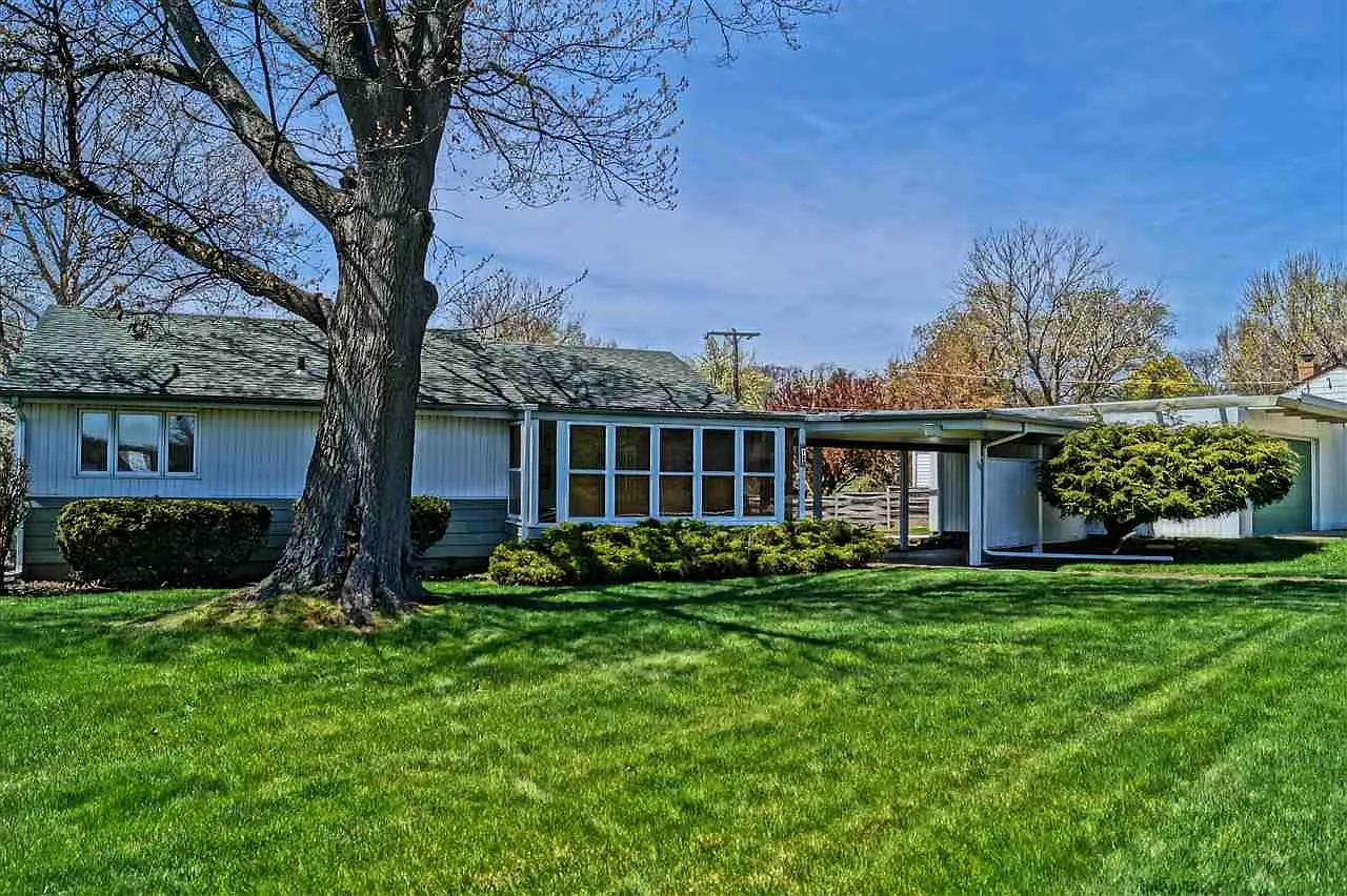 120 Fairview Blvd photo 1