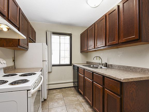 Fridley, MN Georgetown Apartments ; Kitchen