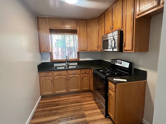 5th image of 3243 E 10th St APT 3