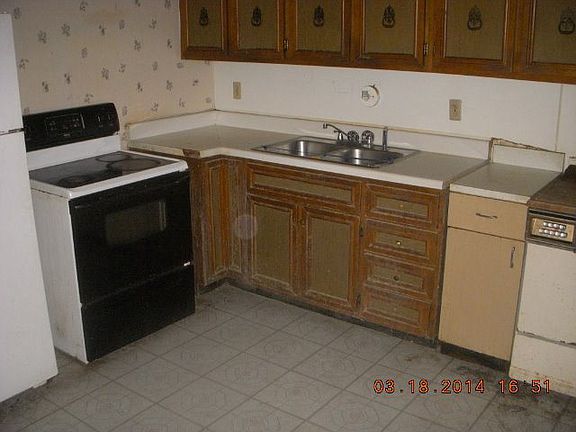 3rd image of 1048 Barbados Ave