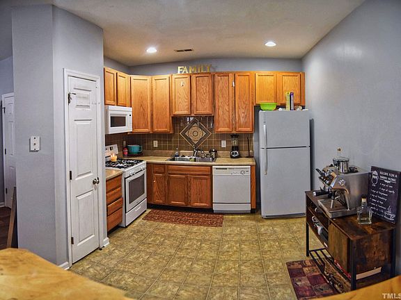 5th image of 1221 Canyon Rock Ct Unit 104