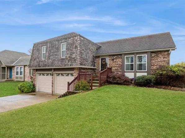 5425 Crest Dr, Kansas City, KS 66106