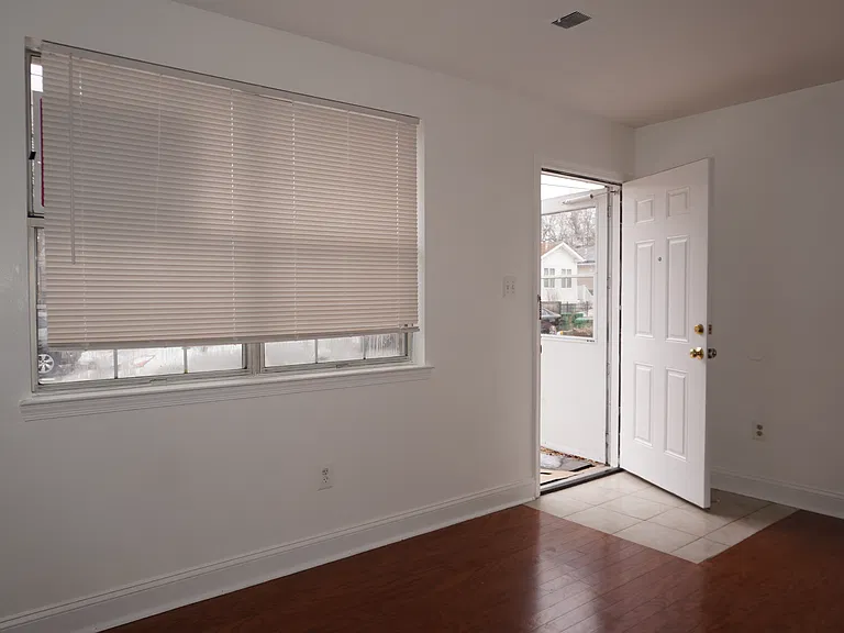 4320 Monroe St — Photo 11