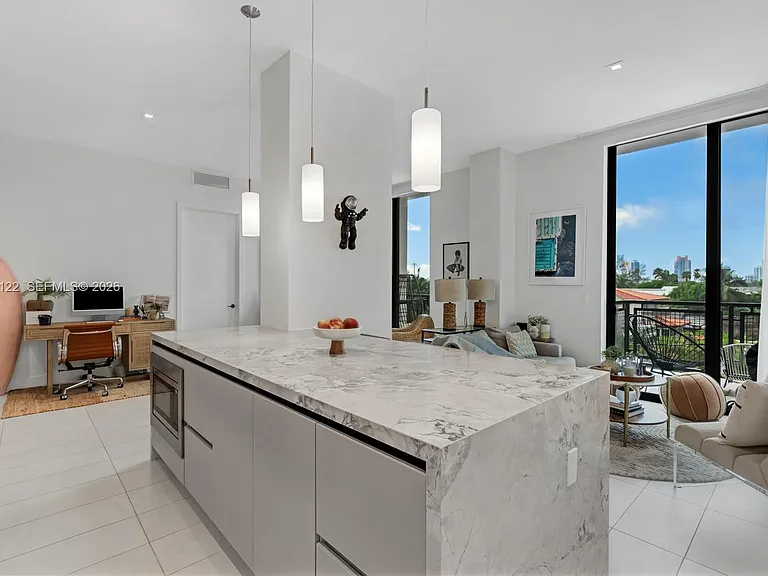 1030 15th St #Penthouse 3 — Photo 4