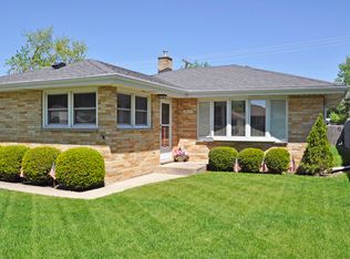 2423 Walnut St, Waukegan, IL 60087