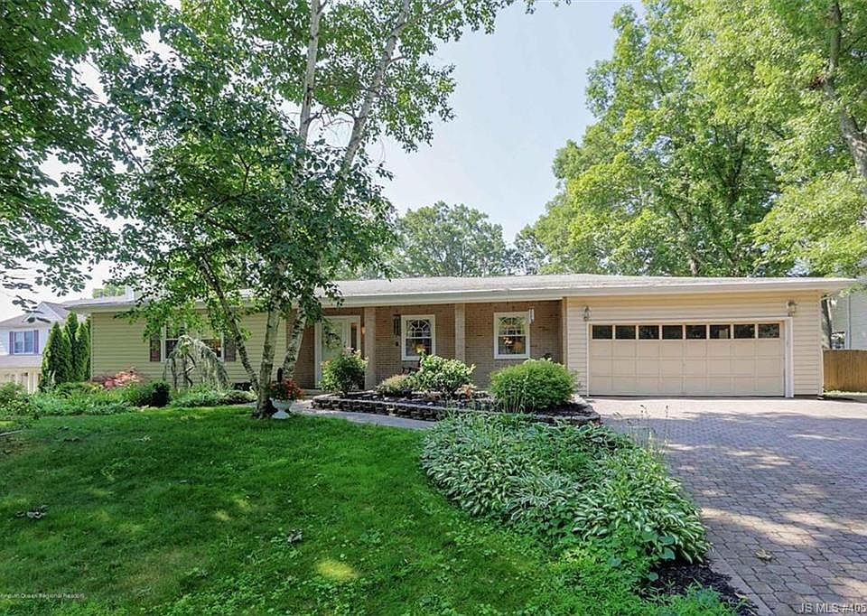 1st image of 939 Tunesbrook Dr