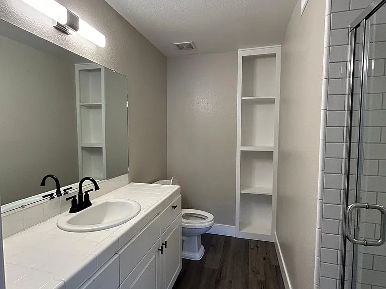 175 N Pollasky Ave #106 — Photo 4