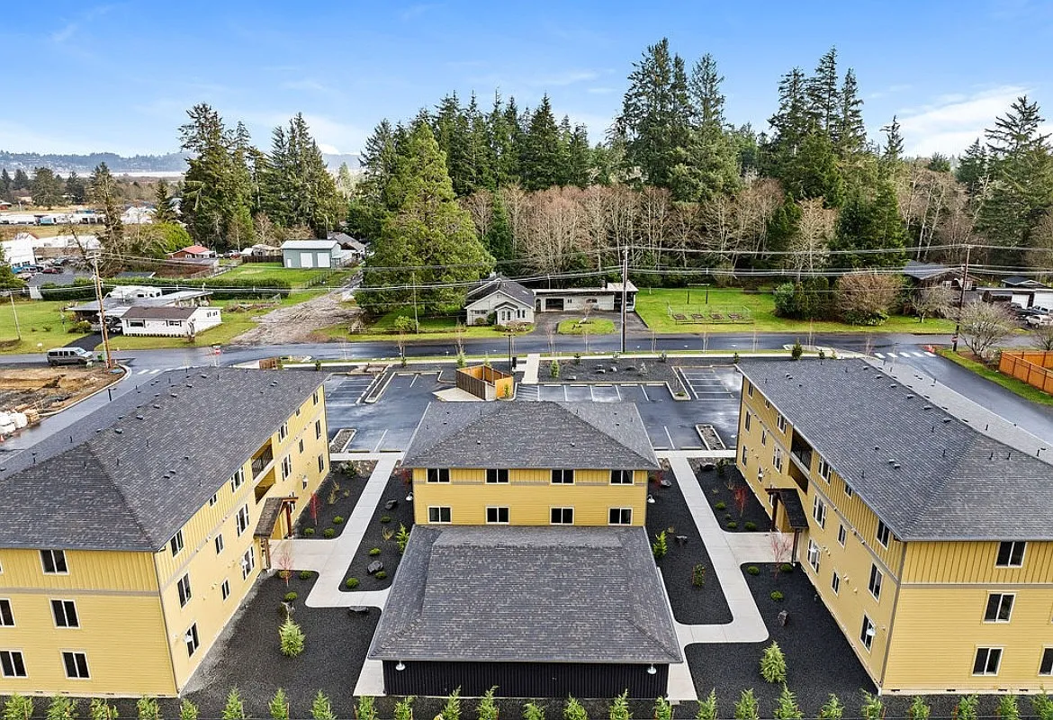 Latitude 46 Apartments — Photo 3
