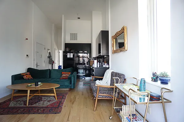 Rented by Rennit Inc. | media 10