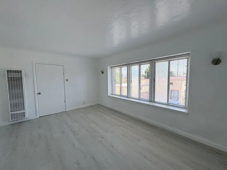 6115 Riverside Ave #B — Photo 1