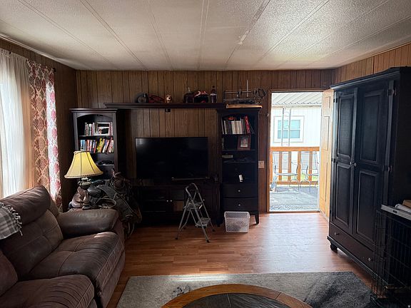 4th image of 2491 N Highway 89