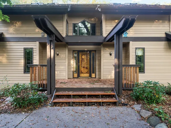 25633 E Comfort Dr, Chisago City, MN 55013