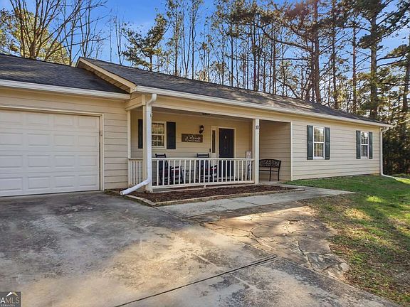 3rd image of 10 Stoneview Cir