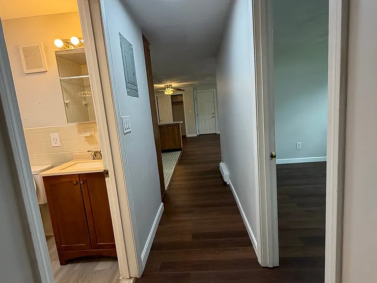 222 School St — Photo 4