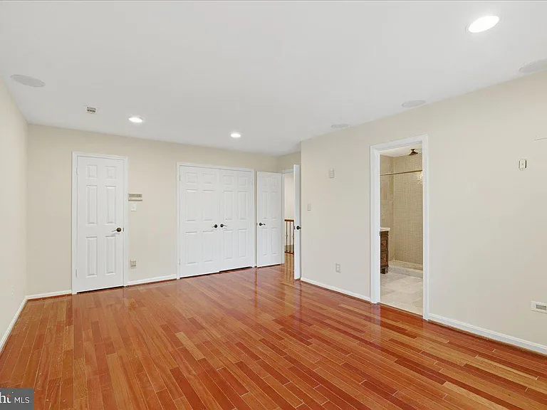 1433 McLean Mews Ct — Photo 27