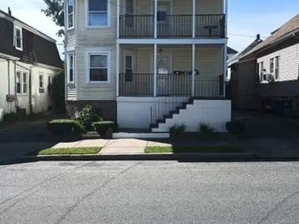 94 Princeton St, New Bedford, MA 02745