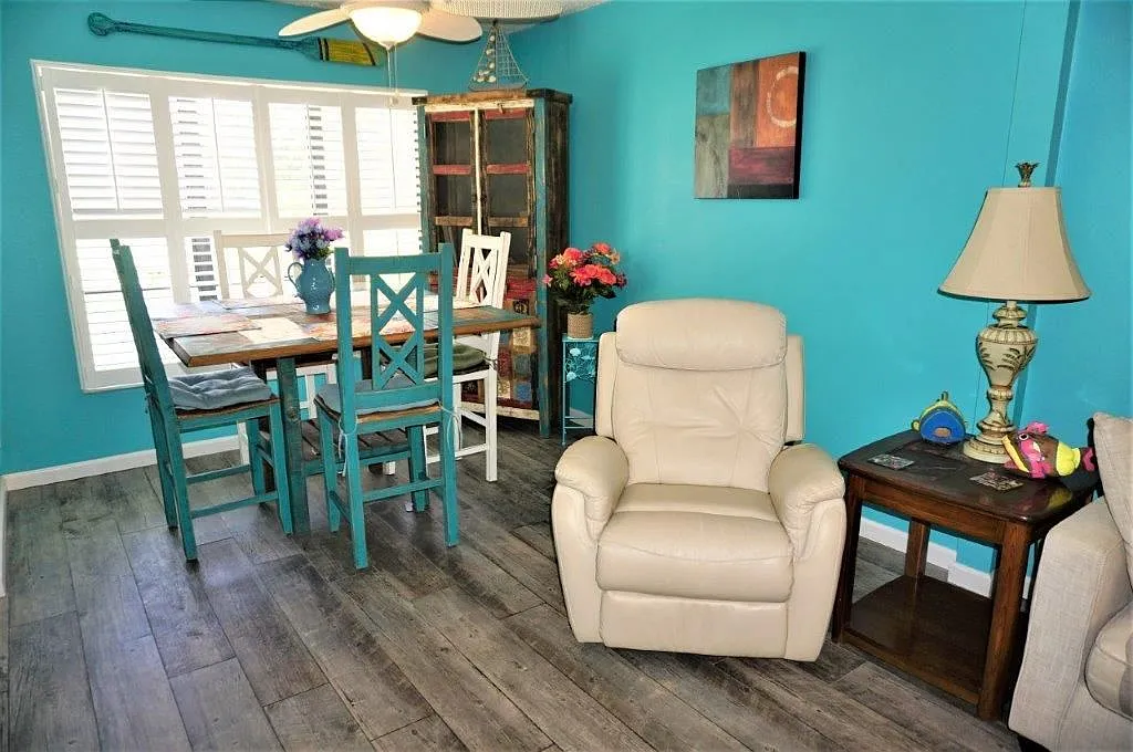 2 bed, 2.0 bath, 1900 sqft, $1,600 — Photo 2