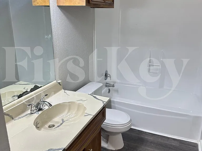 18742 Glen Briar Ln — Photo 10