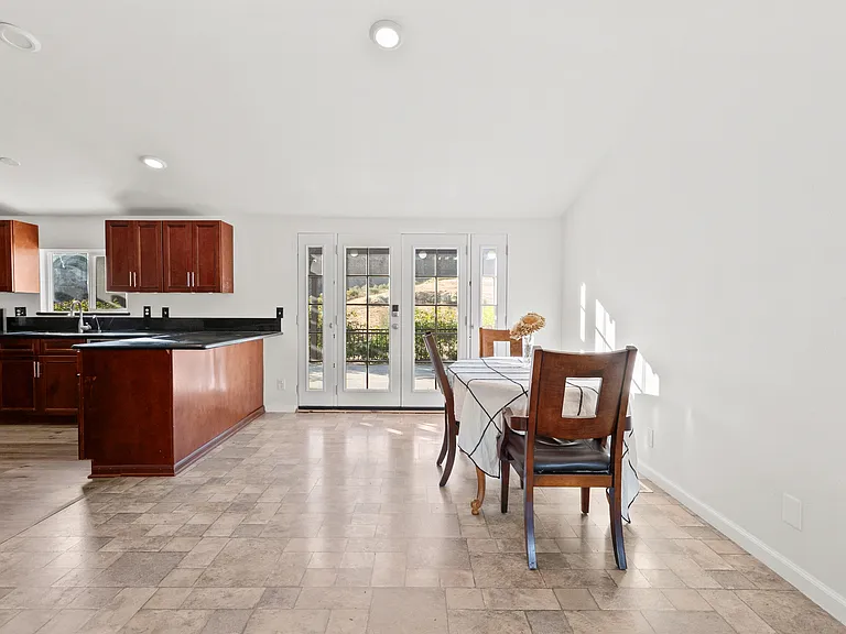 35401 Ridge Route Rd — Photo 16