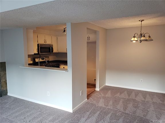 4th image of 23903 Del Monte Dr Unit 50