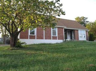 6534 Hallet St, Shawnee, KS 66216