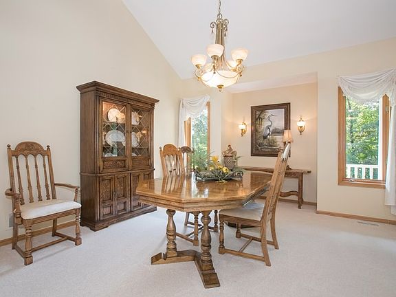 5th image of 11242 Hidden Oaks Ct N