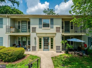 8360 Dunham Ct, Springfield, VA 22152