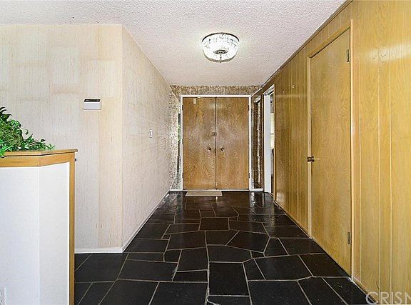 5th image of 24045 Califa St