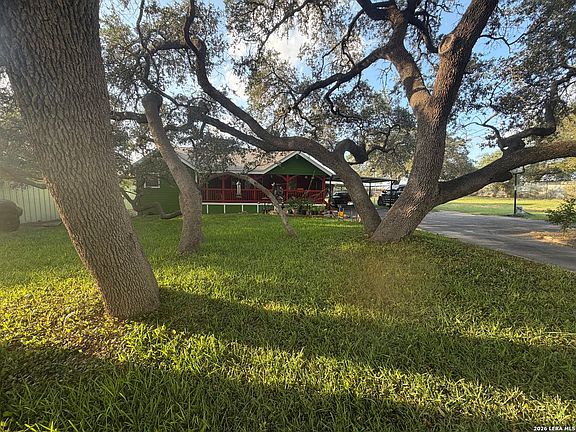 2nd image of 2366 Royal Oaks
