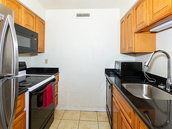 3rd image of 12600 NE 145th St APT G51