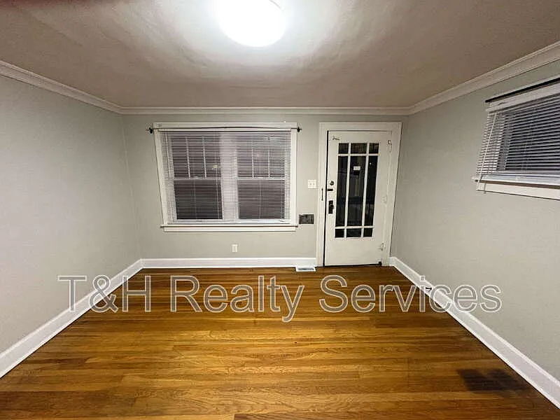 1 bed, 1.0 bath, 822 sqft, $800 — Photo 3