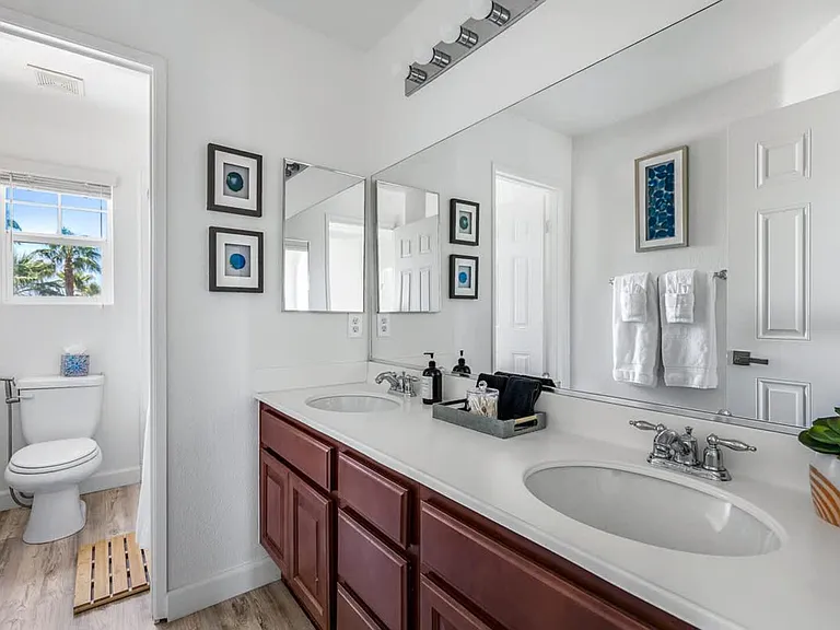 Del Lago Ct — Photo 31
