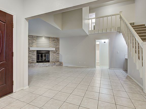 2nd image of 1106 Bluestem Rd