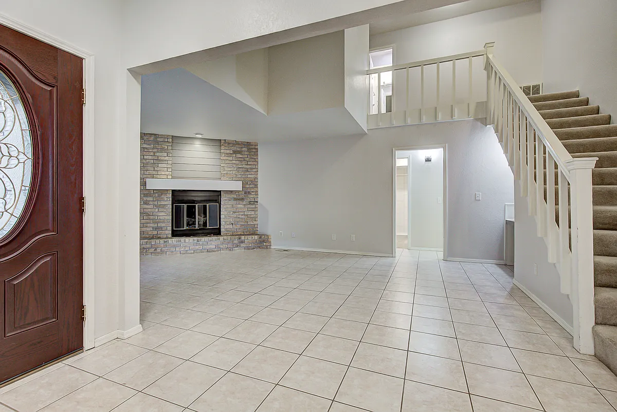 Building Photo - 1106 Bluestem Rd